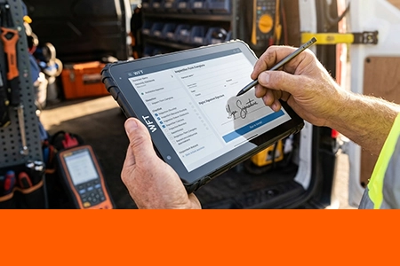 Field Service Tablet vs Laptop: Which Is Better for Your Workforce?