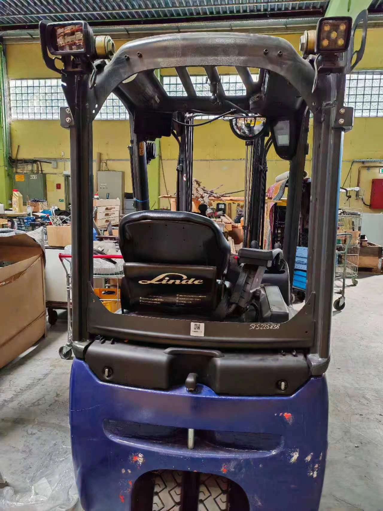 MDT865 rugged tablet mounted on forklift dashboard with RAM mount